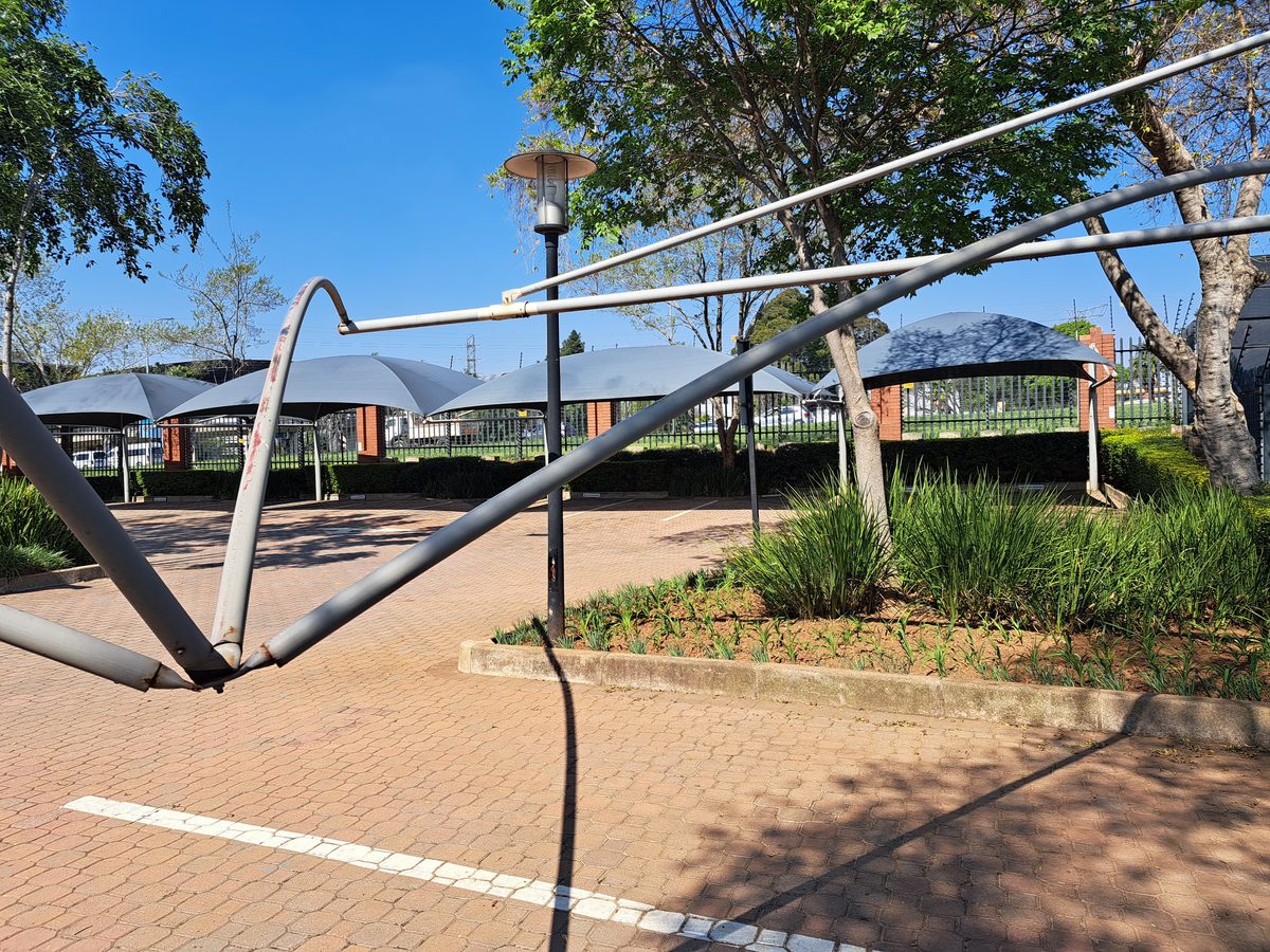 Cavaleros Bedfordview shade port frame with the old net stripped off